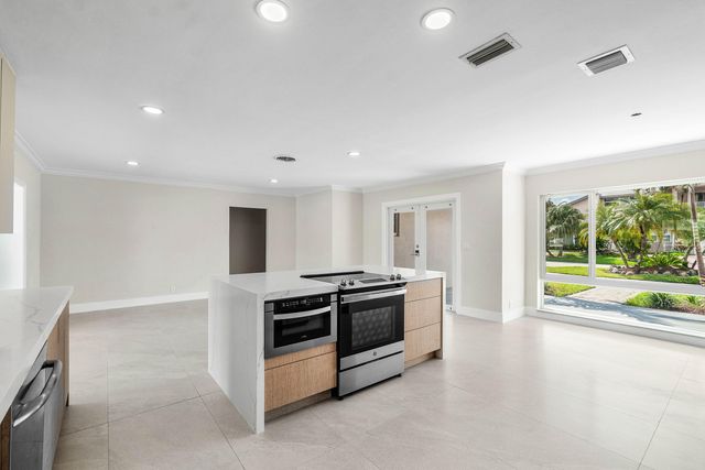 1525 SE 6TH Street, Deerfield Beach, FL 33441