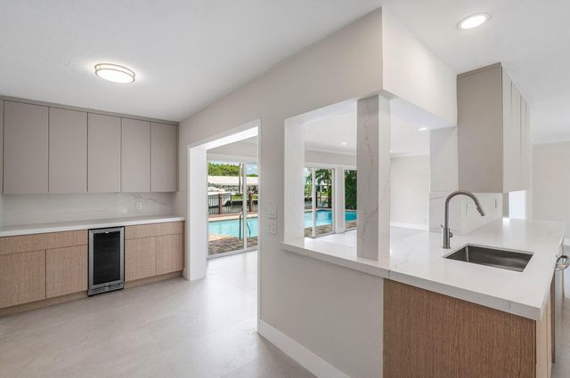 1525 SE 6TH Street, Deerfield Beach, FL 33441