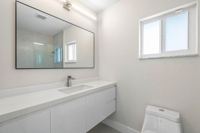 1525 SE 6TH Street, Deerfield Beach, FL 33441