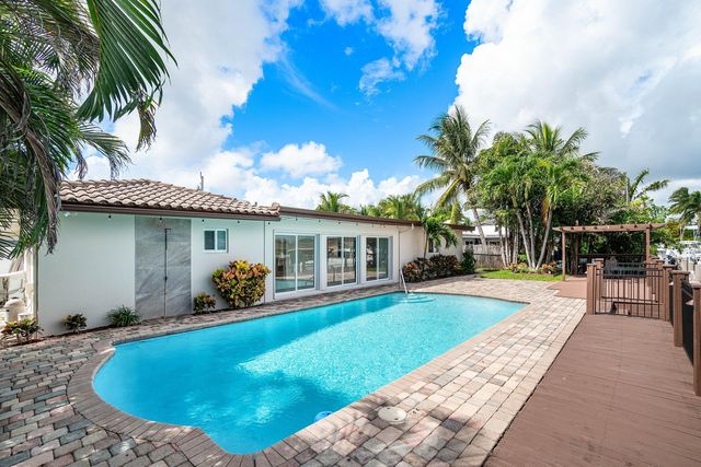 1525 SE 6TH Street, Deerfield Beach, FL 33441