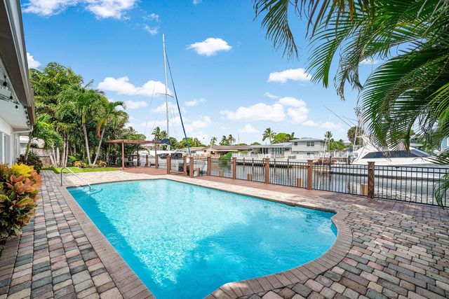1525 SE 6TH Street, Deerfield Beach, FL 33441