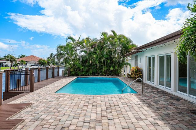 1525 SE 6TH Street, Deerfield Beach, FL 33441