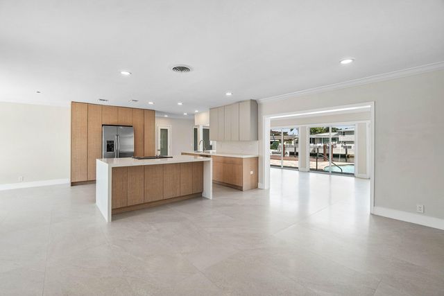 1525 SE 6TH Street, Deerfield Beach, FL 33441