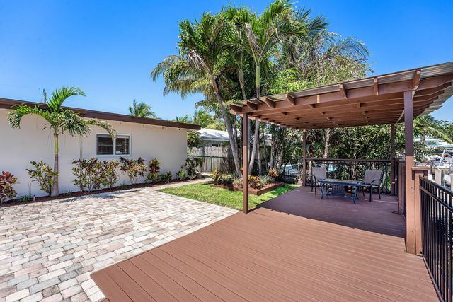 1525 SE 6TH Street, Deerfield Beach, FL 33441