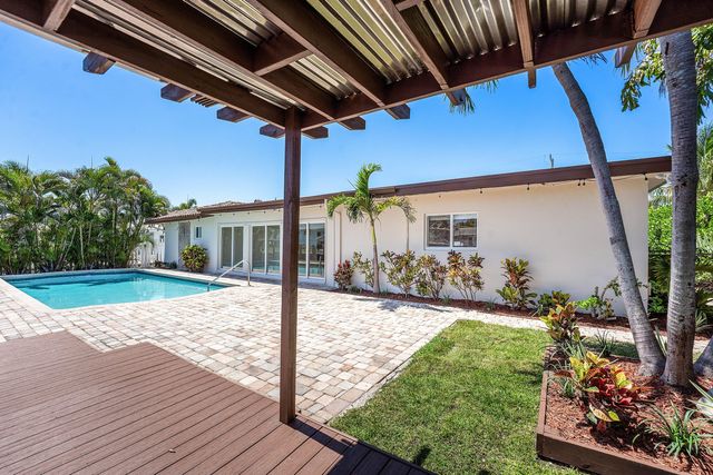 1525 SE 6TH Street, Deerfield Beach, FL 33441
