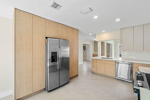 1525 SE 6TH Street, Deerfield Beach, FL 33441