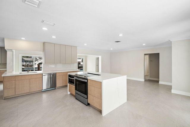 1525 SE 6TH Street, Deerfield Beach, FL 33441