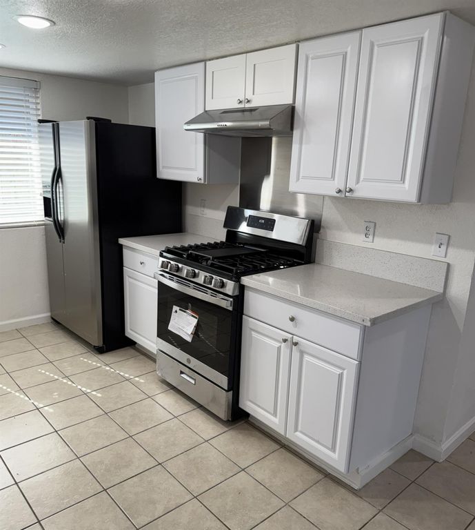 Image 19 of property listing at 2054 4th, Fresno, CA 93702