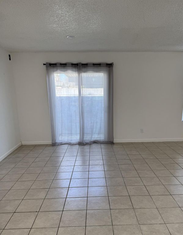 Image 21 of property listing at 2054 4th, Fresno, CA 93702