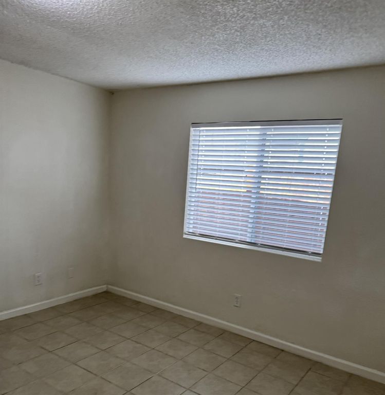 Image 25 of property listing at 2054 4th, Fresno, CA 93702