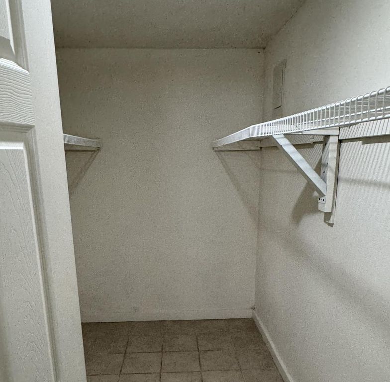 Image 26 of property listing at 2054 4th, Fresno, CA 93702