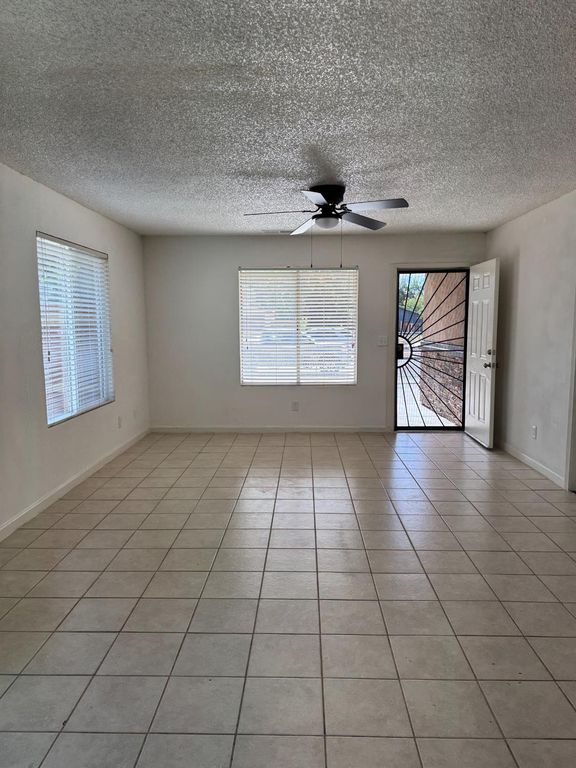 Image 8 of property listing at 2054 4th, Fresno, CA 93702