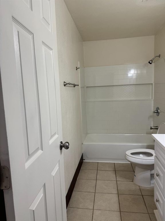 Image 9 of property listing at 2054 4th, Fresno, CA 93702