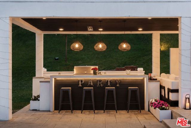 3801 Prado Del Trigo, Calabasas, CA 91302