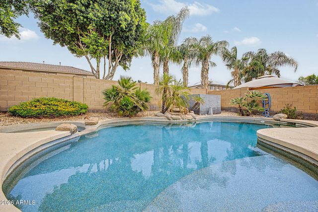 15708 W SHANGRI LA Road, Surprise, AZ 85379