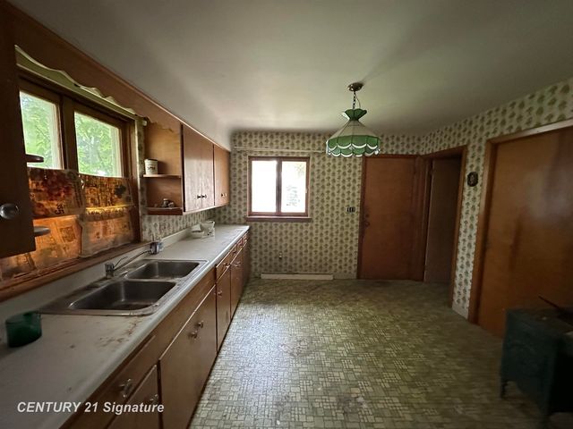 2587 Kuhlman Drive, Saginaw, MI 48603