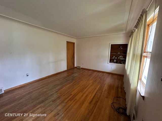 2587 Kuhlman Drive, Saginaw, MI 48603
