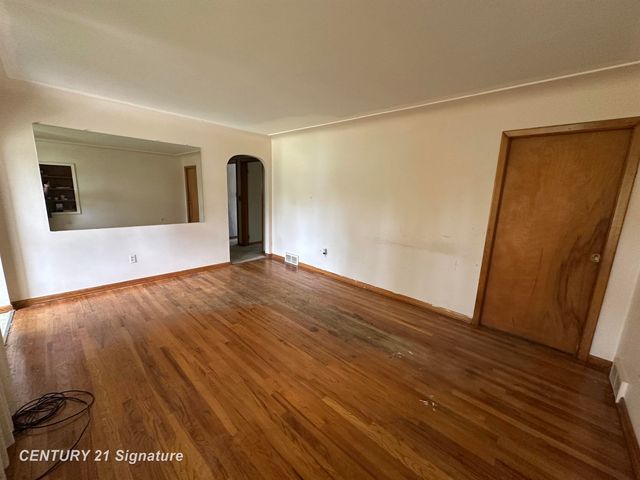 2587 Kuhlman Drive, Saginaw, MI 48603