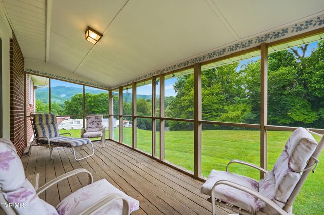135 Unaka Subdivision Road, Elizabethton, TN 37643