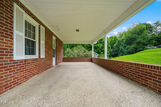 135 Unaka Subdivision Road, Elizabethton, TN 37643