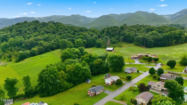 135 Unaka Subdivision Road, Elizabethton, TN 37643
