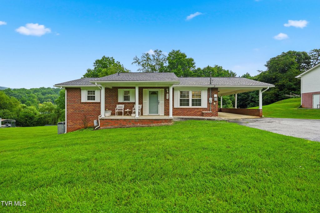 135 Unaka Subdivision Road, Elizabethton, TN 37643