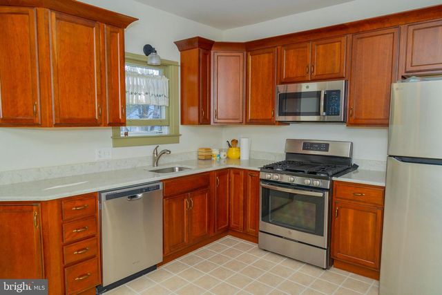 311 E LAKE AVE, Baltimore, MD 21212