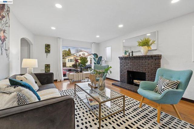816 TALBOT AVENUE, Albany, CA 94706