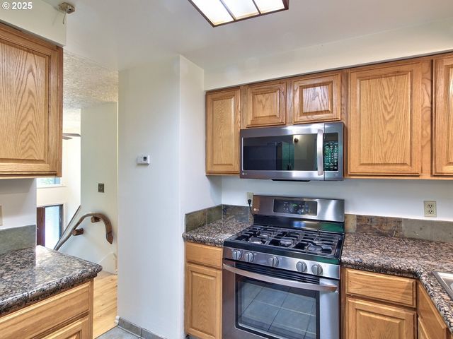 1745 Ne WEST DEVILS LAKE Rd, Lincoln City, OR 97367