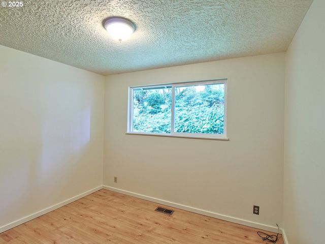 1745 Ne WEST DEVILS LAKE Rd, Lincoln City, OR 97367