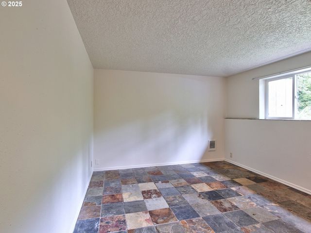 1745 Ne WEST DEVILS LAKE Rd, Lincoln City, OR 97367