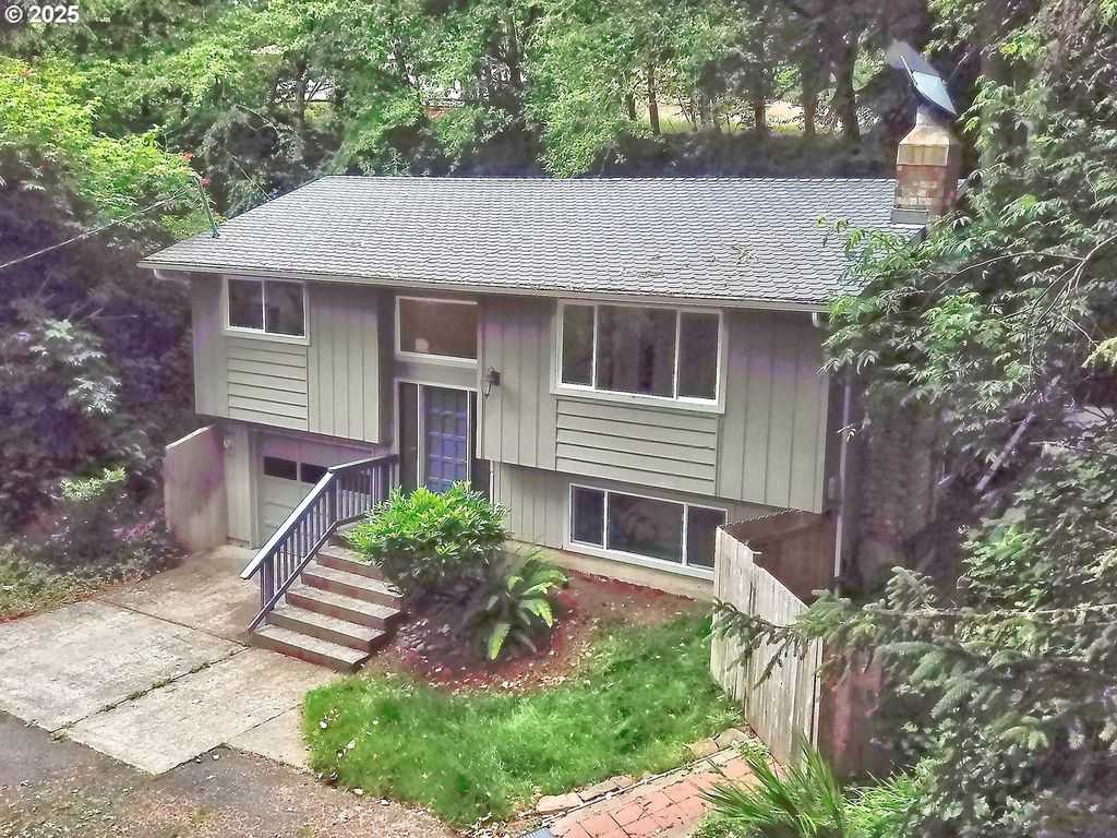 1745 Ne WEST DEVILS LAKE Rd, Lincoln City, OR 97367
