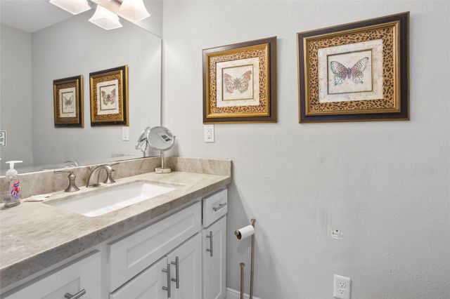 14009 W Hughes Road, Dickinson, TX 77539