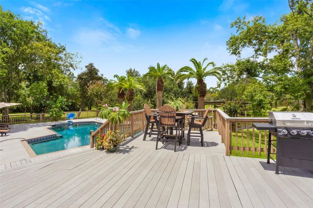 14009 W Hughes Road, Dickinson, TX 77539