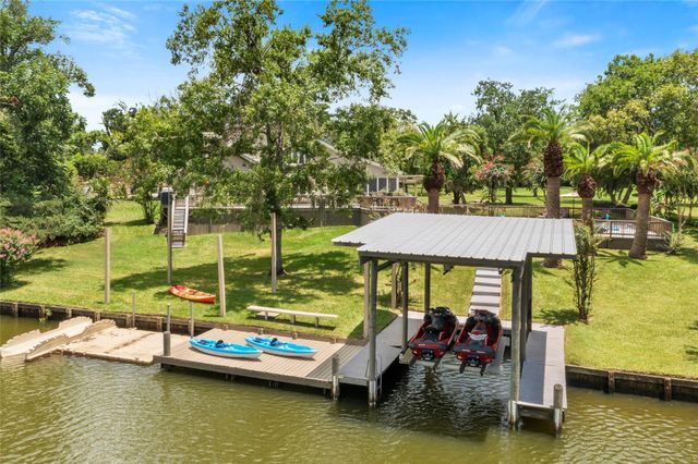 14009 W Hughes Road, Dickinson, TX 77539