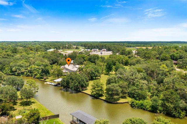 14009 W Hughes Road, Dickinson, TX 77539