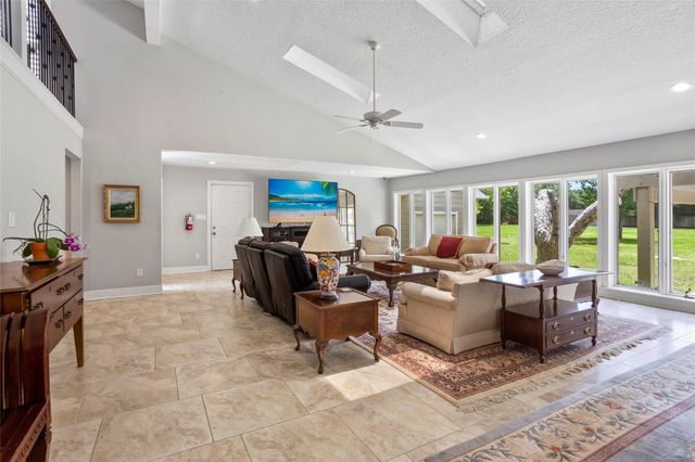 14009 W Hughes Road, Dickinson, TX 77539