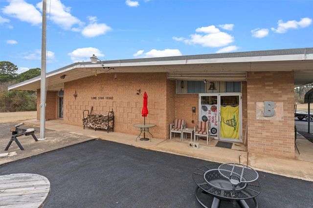 300 Martin, Lone Star, TX 75668