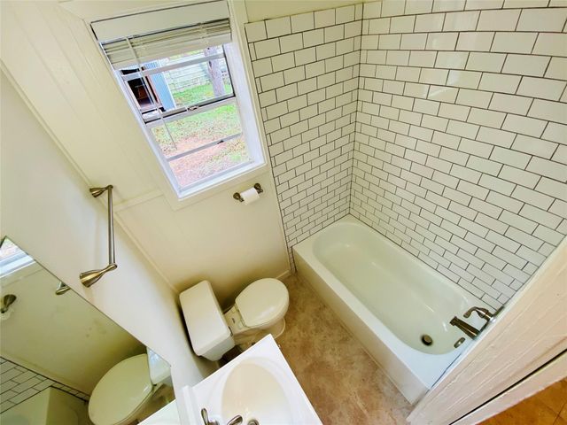 6501 Ponca ST B, Austin, TX 78741