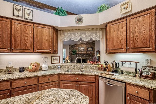 31 Promesa Lane, Hot Springs Village, AR 71909