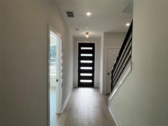 200 W 56th ST 5102, Austin, TX 78751