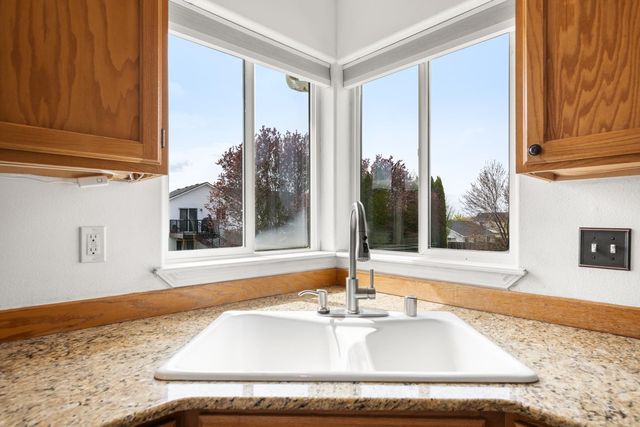 1015 N Fox Ridge Rd, Medical Lake, WA 99022
