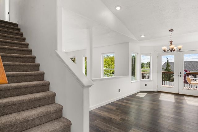 1015 N Fox Ridge Rd, Medical Lake, WA 99022