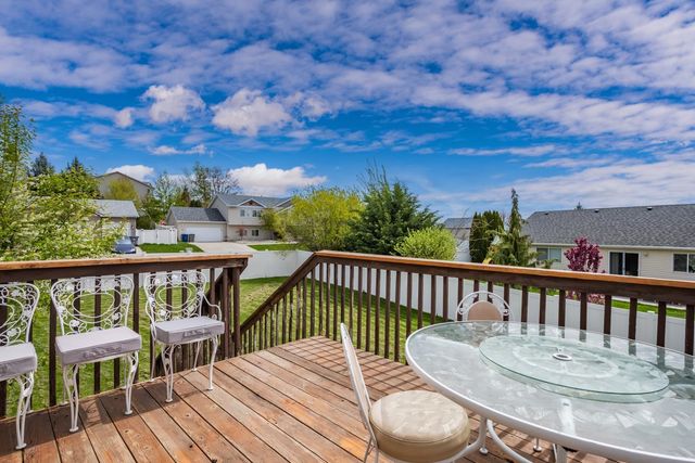 1015 N Fox Ridge Rd, Medical Lake, WA 99022