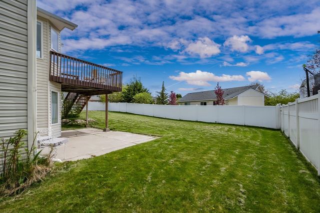 1015 N Fox Ridge Rd, Medical Lake, WA 99022