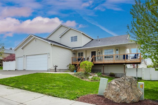 1015 N Fox Ridge Rd, Medical Lake, WA 99022