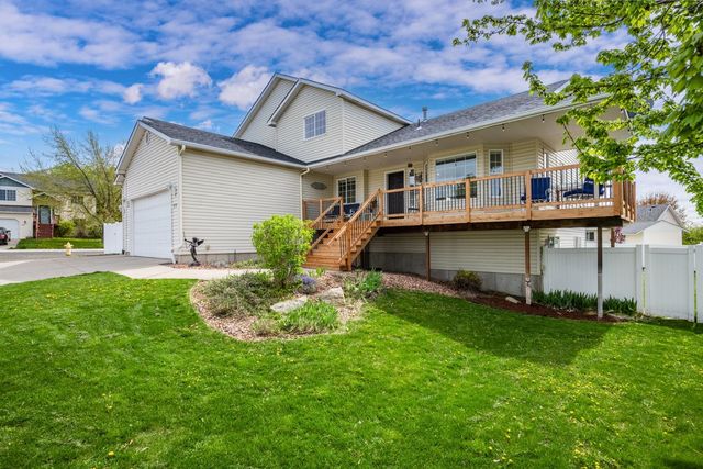 1015 N Fox Ridge Rd, Medical Lake, WA 99022
