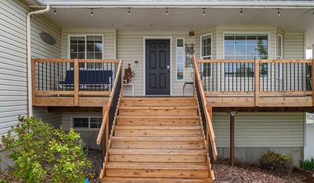 1015 N Fox Ridge Rd, Medical Lake, WA 99022
