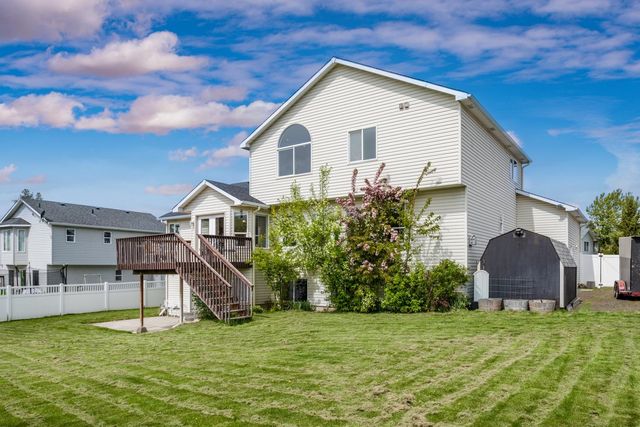 1015 N Fox Ridge Rd, Medical Lake, WA 99022