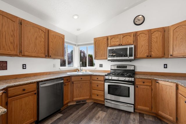 1015 N Fox Ridge Rd, Medical Lake, WA 99022